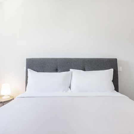Olala Lisbon Oriente Suites C Exterior photo